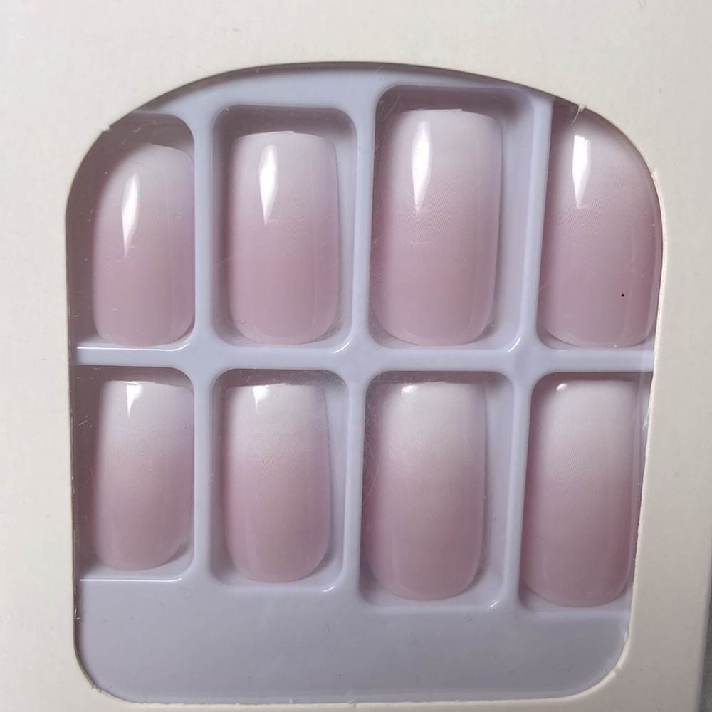 Press On Nails 24 Pc. Set Short Natural Square French Tip Style - Picture 3 of 4